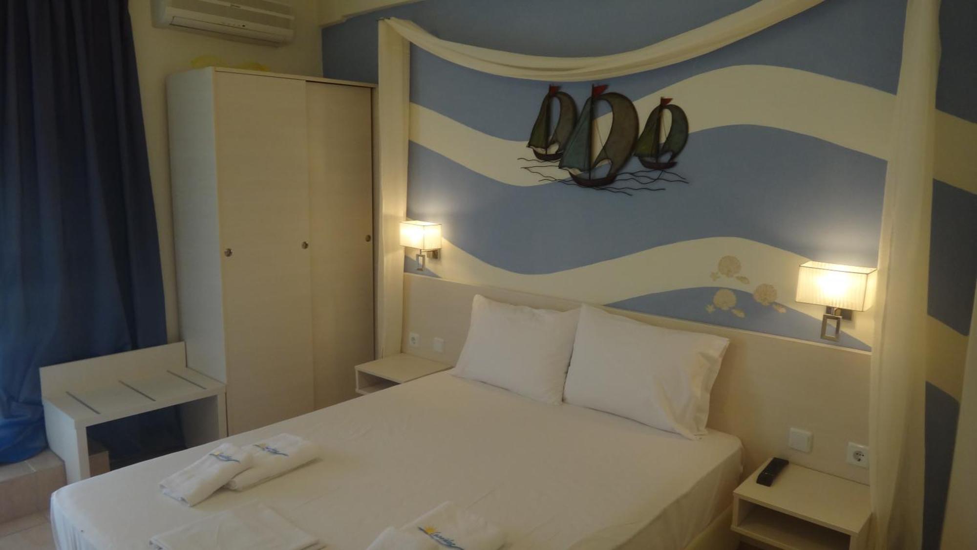 Leonidas Apartments And Suites Mola Kalyva Zewnętrze zdjęcie