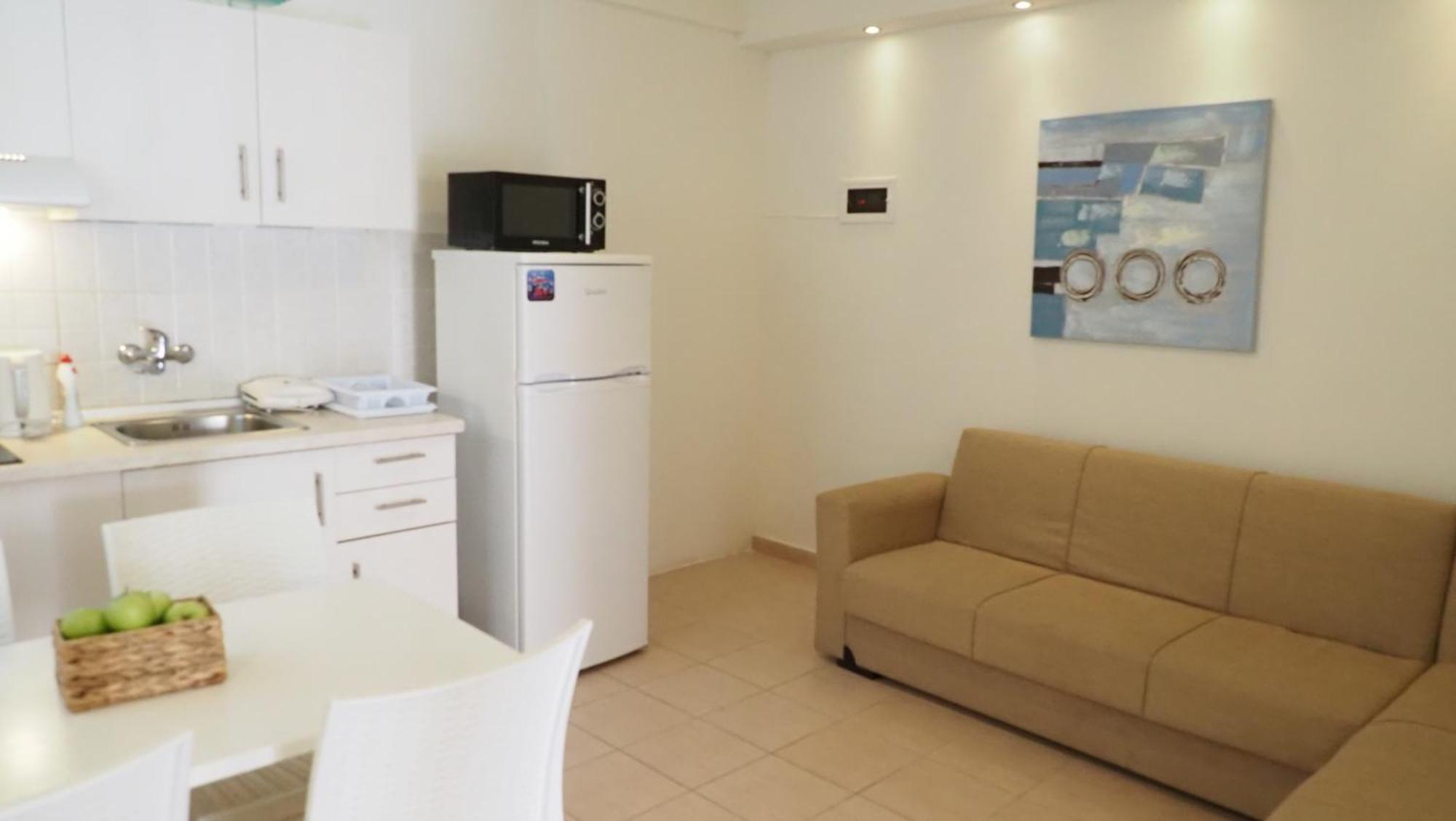 Leonidas Apartments And Suites Mola Kalyva Zewnętrze zdjęcie