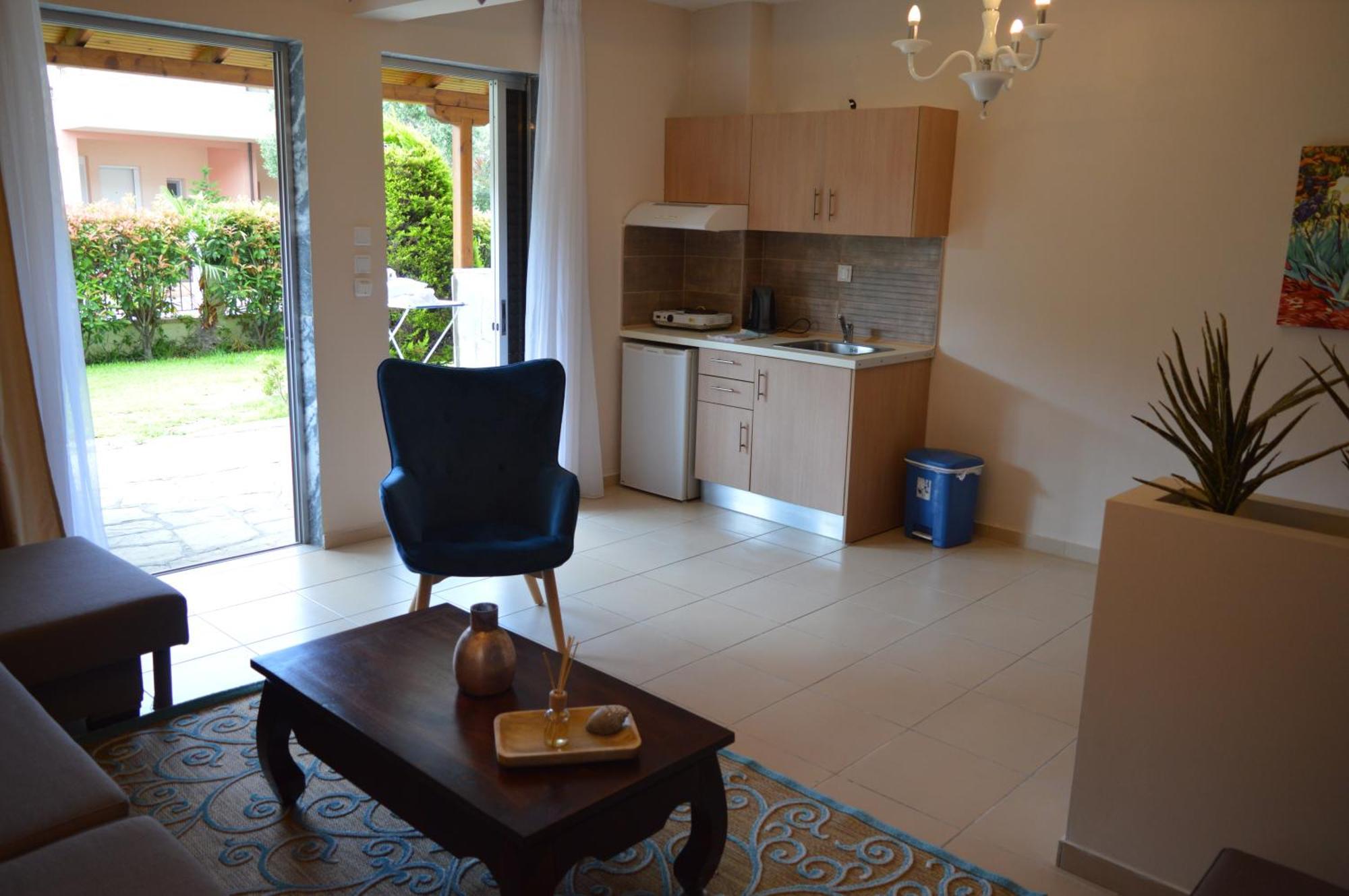 Leonidas Apartments And Suites Mola Kalyva Zewnętrze zdjęcie