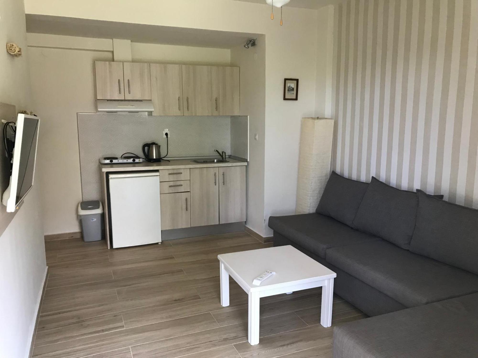 Leonidas Apartments And Suites Mola Kalyva Zewnętrze zdjęcie